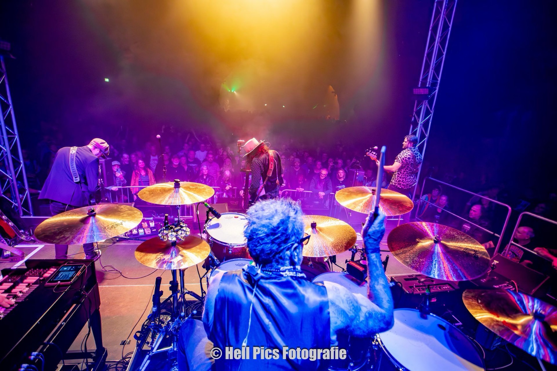 T.H. & The Boneshakerz live